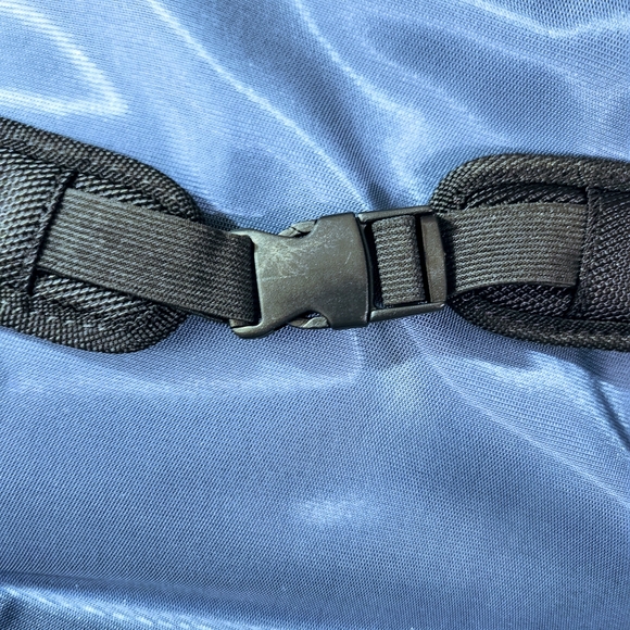 Travelpro Canvas Crossbody Laptop Case Black - Picture 7 of 11